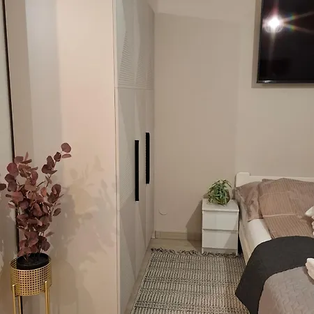 Lux Monika Z Tarasem I Garazem *