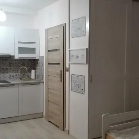 Lux Monika Z Tarasem I Garazem Rewal